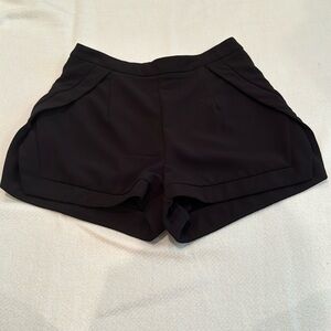 DO+BE black dress shorts size S